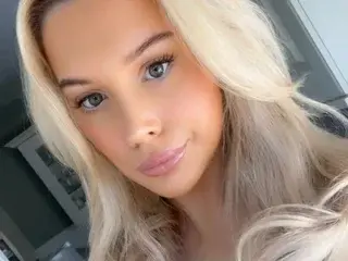 Streamate Live Sex Cam of AuroraDollxo