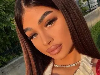 Streamate Sex Cam of BellaNoirre