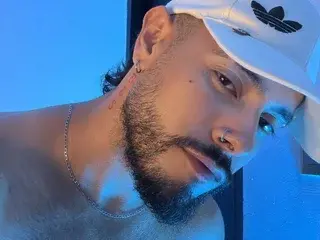 Streamate Live Porn of MateoBaer