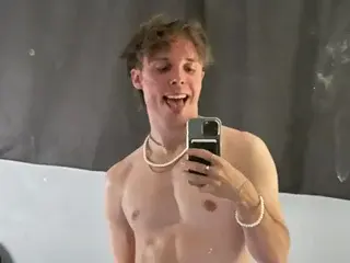 Streamate Sex Cam of ShawnTwunk