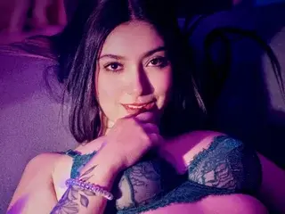 Streamate Sex Cam of Lucy_Stong