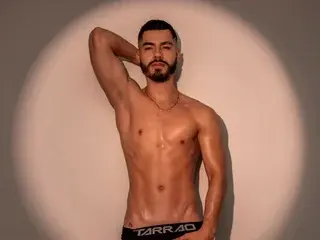 Streamate Live Sex Cam of Cameros_Pierce