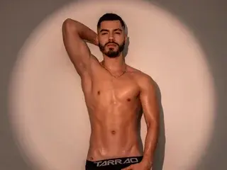 Streamate Private Sex Chat of Cameros_Pierce