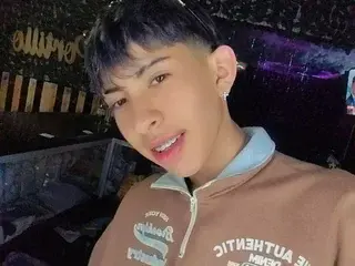 Streamate Best Webcam of Tommy_Foxx
