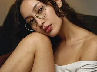 Streamate Free Porn Cam of AnnCrisp