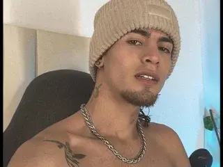 Streamate Adult Webcam of kroddy_sw