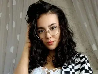 Streamate Nude Webcam of LittleXIris