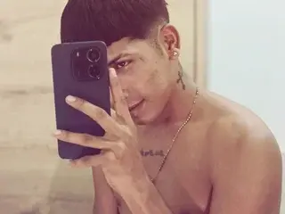 Streamate Live Porn of DaveHottx