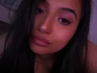 Streamate Free Porn Cam of KiraMoonX