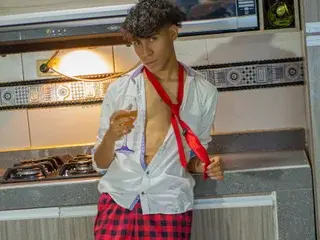 Streamate Watch Live Sex Cams of hugearmound