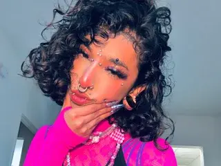 Streamate Adult Webcams of Maditronnn