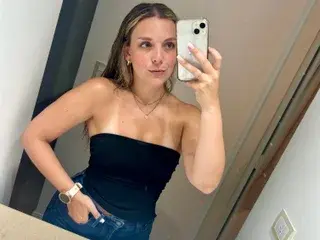 Streamate Nude Webcam of Caroluhot
