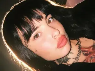 Streamate Live Sex Cam of HoneyDripsOnYou