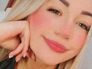 Streamate Free Live Porn of Sara019