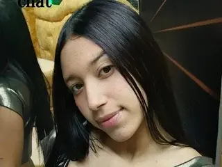 Streamate Adult Webcams of SkinnyBrenda