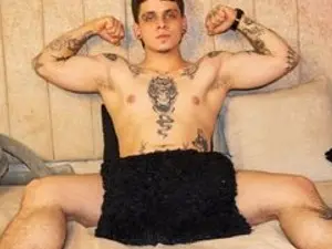 Streamate Live Sex Cam of DennisMunera