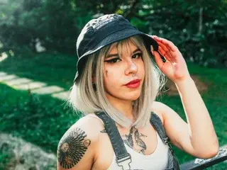 Streamate Free Live Porn of SamyShark21