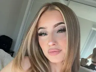 Streamate Sex Cam of Kittykat044