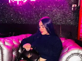 Streamate Free Live Porn of EmilyQueenCol