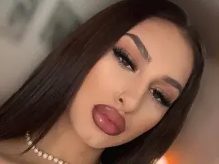 Streamate Free Porn Cam of KissInferno