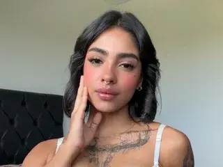 Streamate Private Sex Chat of Kiara_Elyon