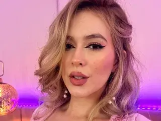 Streamate Sex Cam of AnnieAdam