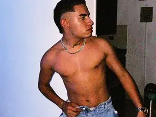 Streamate Free Porn Cam of LiamCoxx