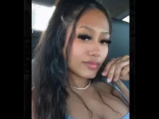 Streamate Adult Webcam of KikiRoseXO
