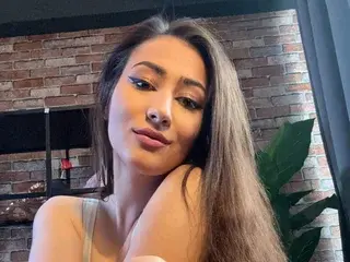 Streamate Best live sex cam show of IsoldeBlis