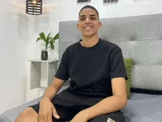 Streamate Nude Webcam of LukazCaballero