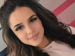 Streamate Live Porn of SeniGrandee