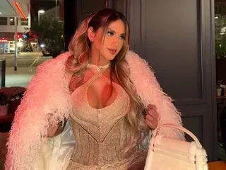 Streamate Sex Cam of QueenIsabella19