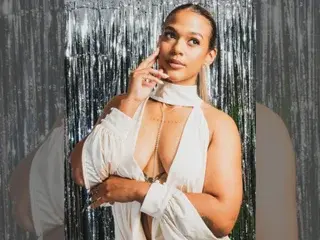 Streamate Watch Live Sex Cams of SaschaFit