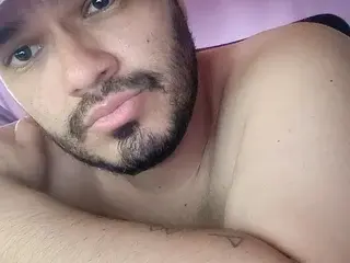 Streamate Nude Webcam of Alejandro_Tonks