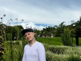 Streamate Nude Webcam of Erik_Conrad