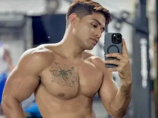 Streamate Nude Webcam of LuciannoNixon