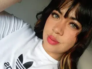 Streamate Live Porn of AliceTylor111