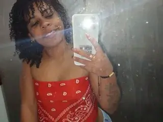 Streamate Live Sex Cam of EmaaMoon