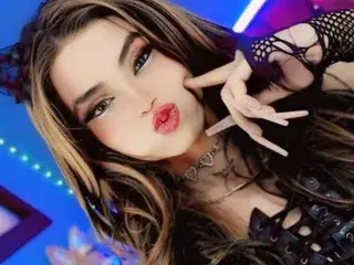 Streamate Free Porn Cam of VictoriaDior69