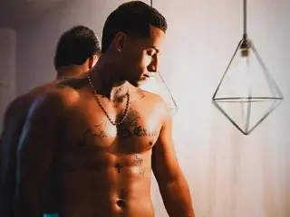 Streamate Watch Live Sex Cams of BrushColton