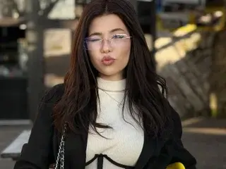 Streamate Free Porn Cam of CosmicAriana