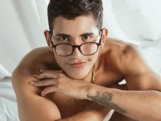 Streamate Private Sex Chat of Emilio_rivs