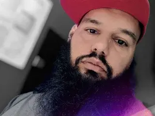 Streamate Sex Cam of GuesssWho24