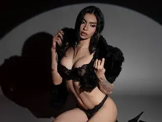 Streamate Free Porn Cam of victoria_santana18