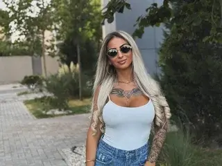 Streamate Live Porn of CelineDyor
