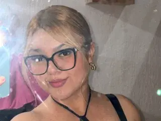 Streamate Nude Webcam of Angel_Petitee