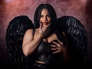 Streamate Free Porn Cam of Shantall_Evans