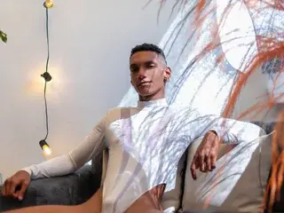 Streamate Live Porn of JulientSaint