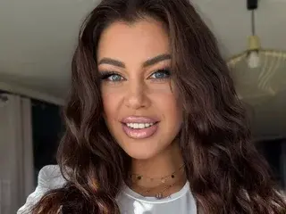 Streamate Adult Webcams of Amida_Chris