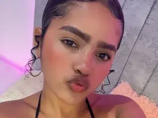 Streamate Free Porn Cam of Andreinaevans